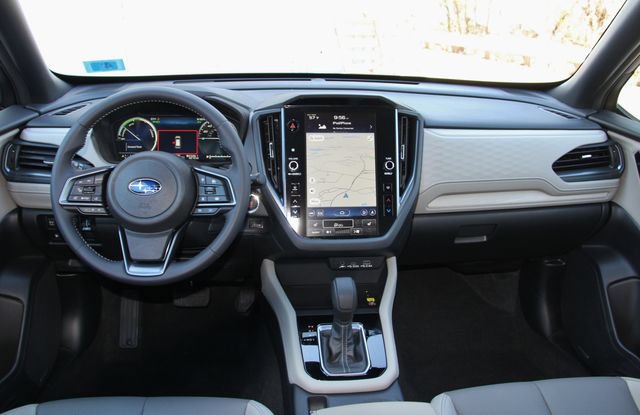 Used 2025 Subaru Forester Limited AWD/4WD image 33