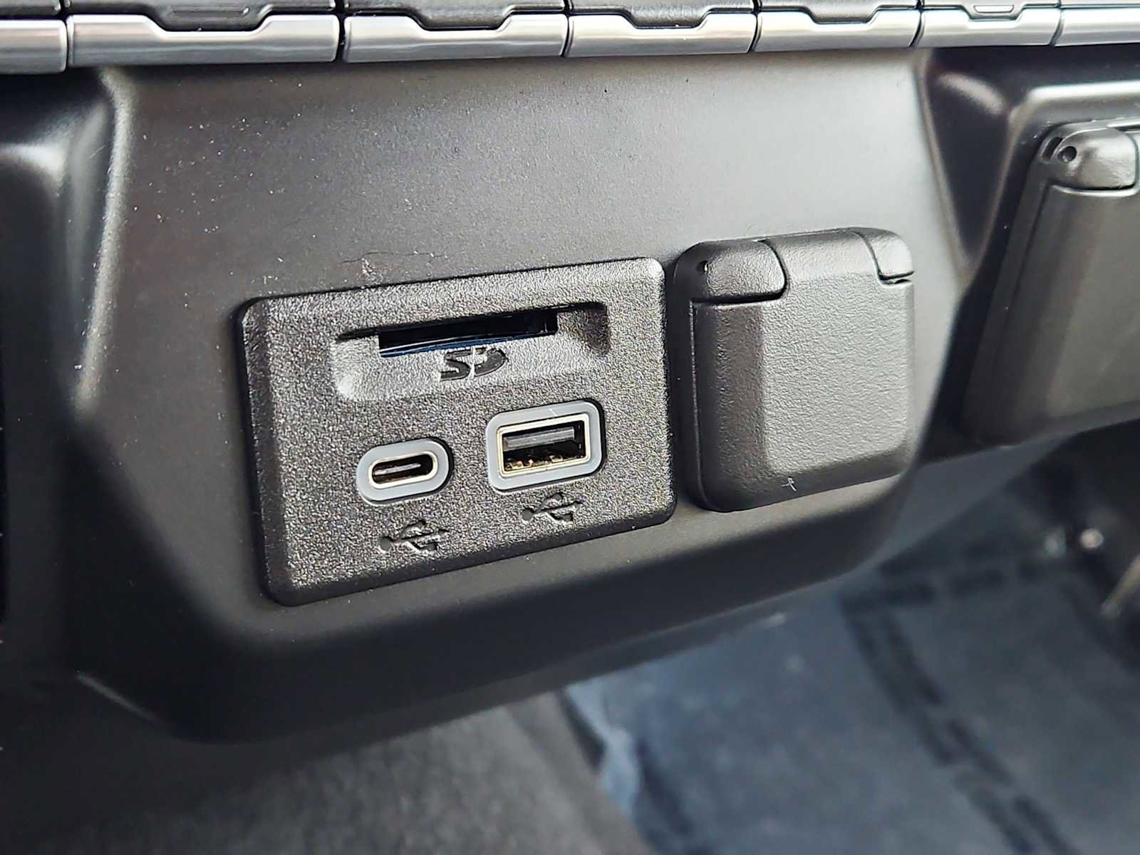 Used 2020 Chevrolet Silverado 2500 LTZ image 17