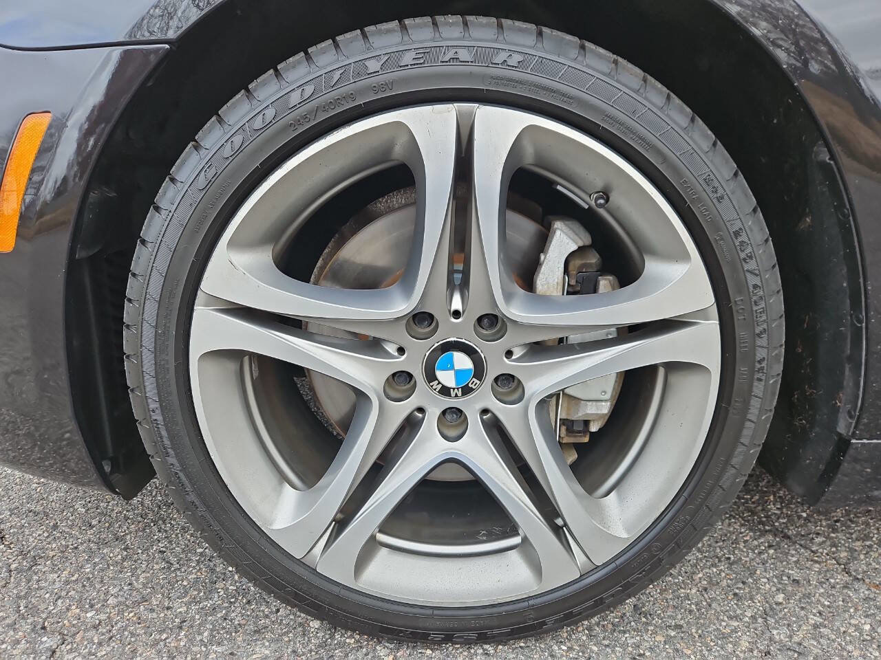 Used 2013 BMW 650i xDrive Convertible image 28