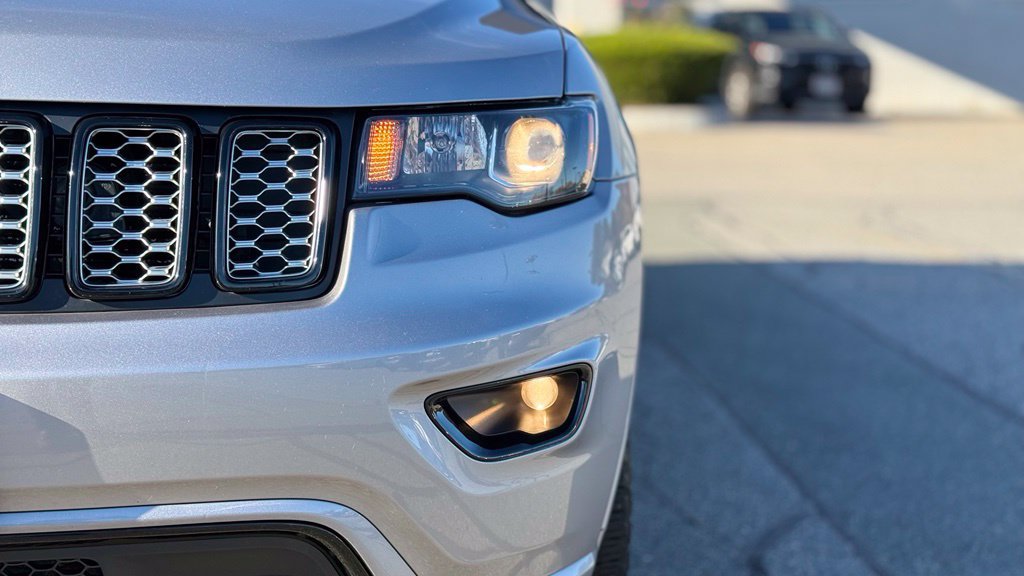 Used 2019 Jeep Grand Cherokee Altitude AWD/4WD image 11