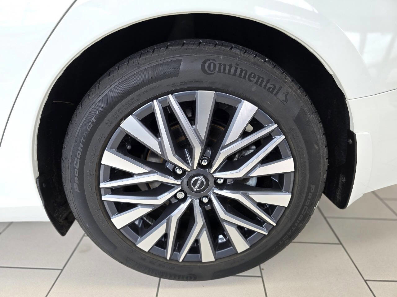 Used 2023 Nissan Altima 2.5 SV w/ SV Premium Package image 18