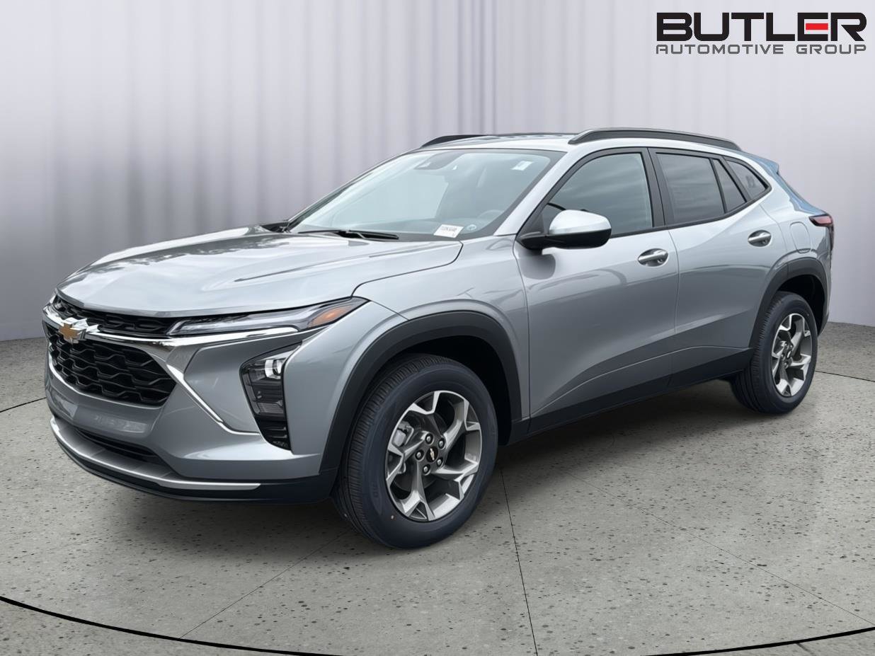 New 2026 Chevrolet Trax LT w/ Driver Confidence Package image 2