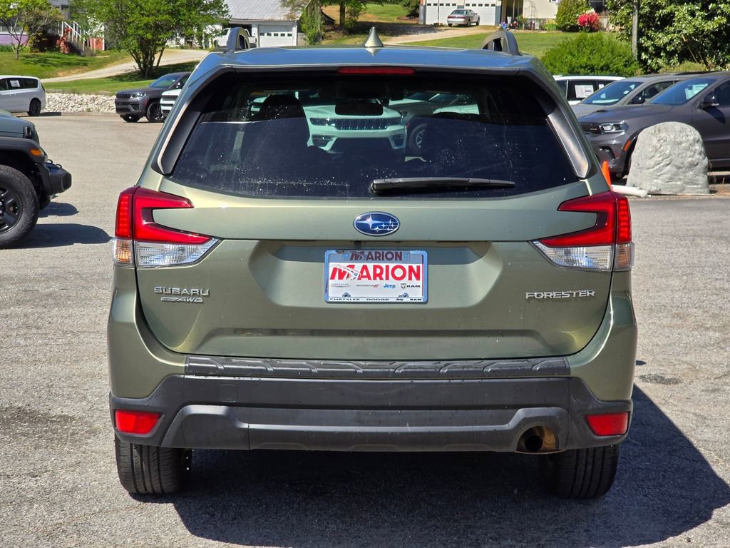Used 2021 Subaru Forester Premium AWD/4WD image 17