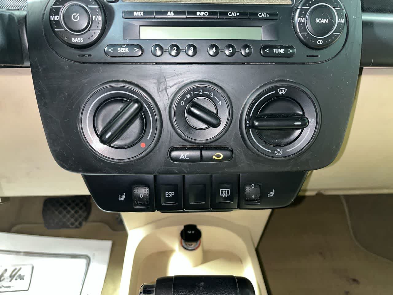Used 2008 Volkswagen Beetle SE FWD image 19