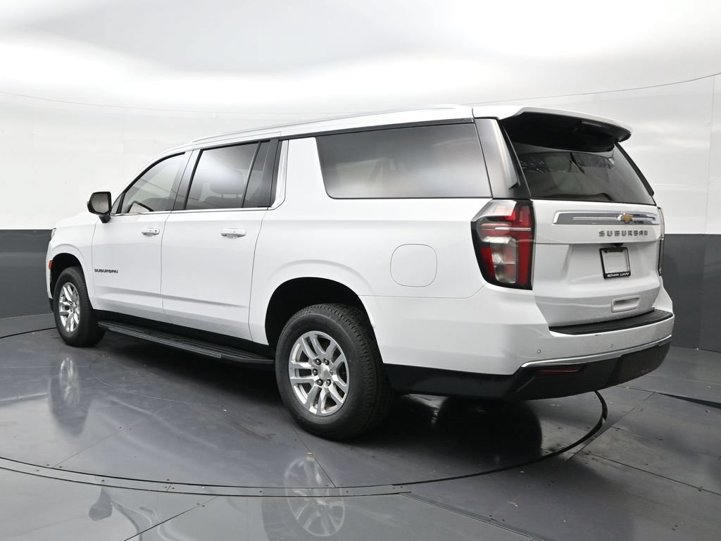 Used 2023 Chevrolet Suburban LS RWD image 3