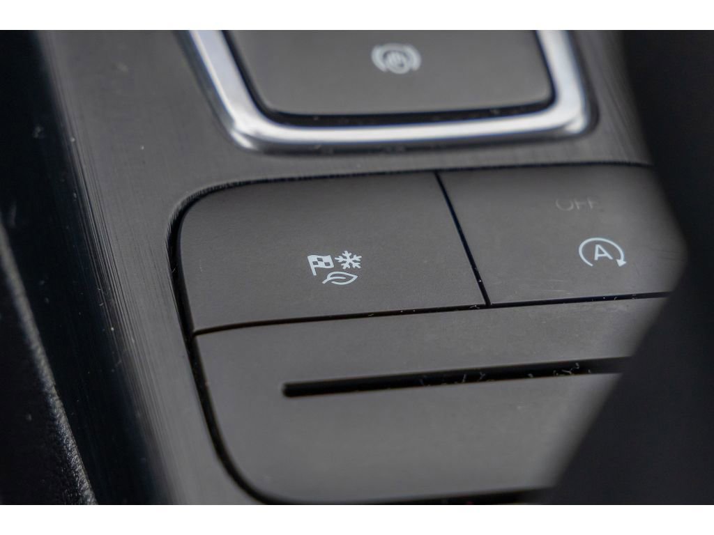 Used 2022 Ford Escape SEL w/ SEL Stealth AWD Package image 27