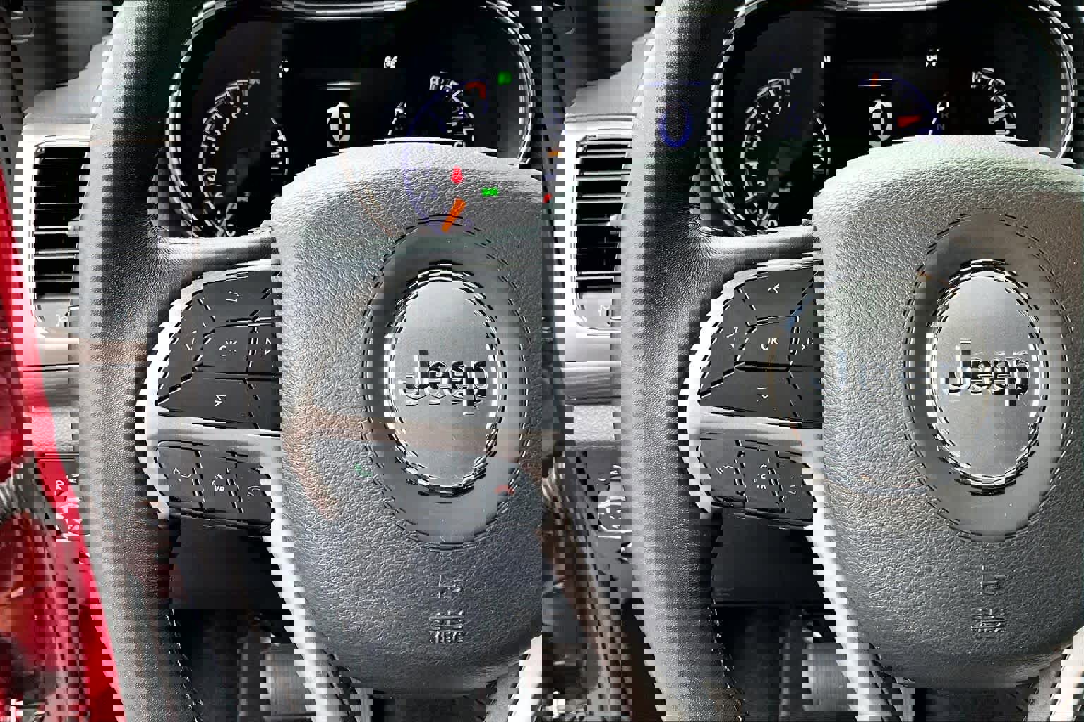 Used 2022 Jeep Grand Cherokee Laredo X image 23