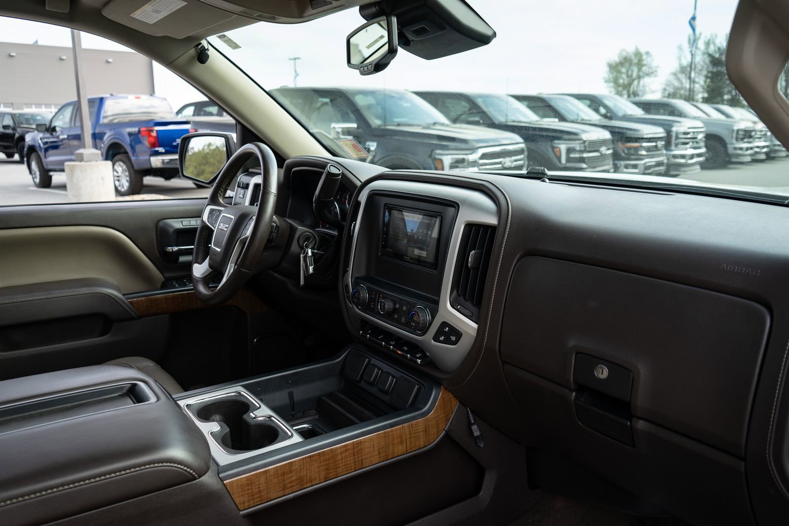 Used 2015 GMC Sierra 1500 SLT w/ Driver Alert Package AWD/4WD image 22