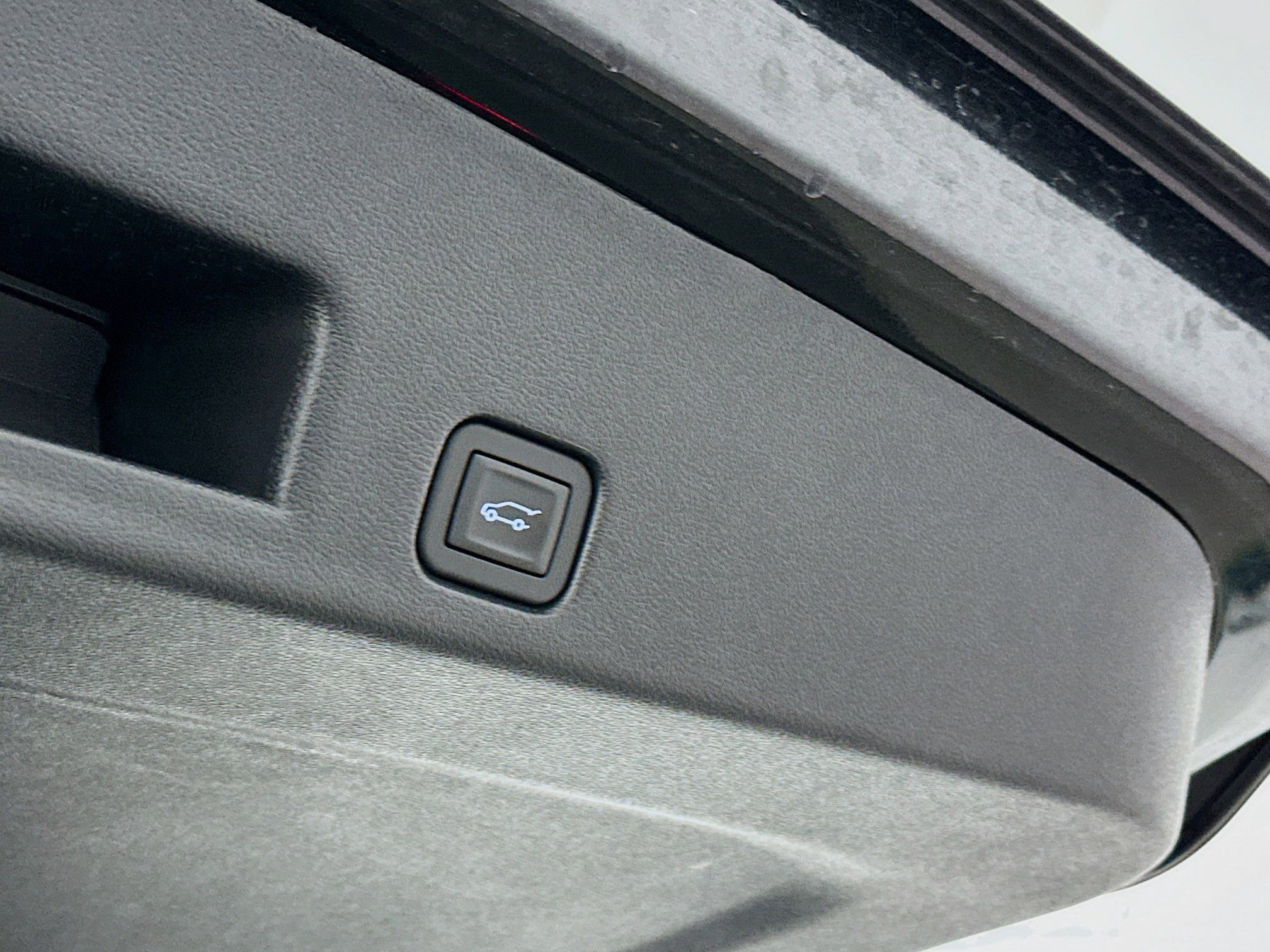 Used 2025 Chevrolet Traverse LT w/ Sun and Wheel Package image 33