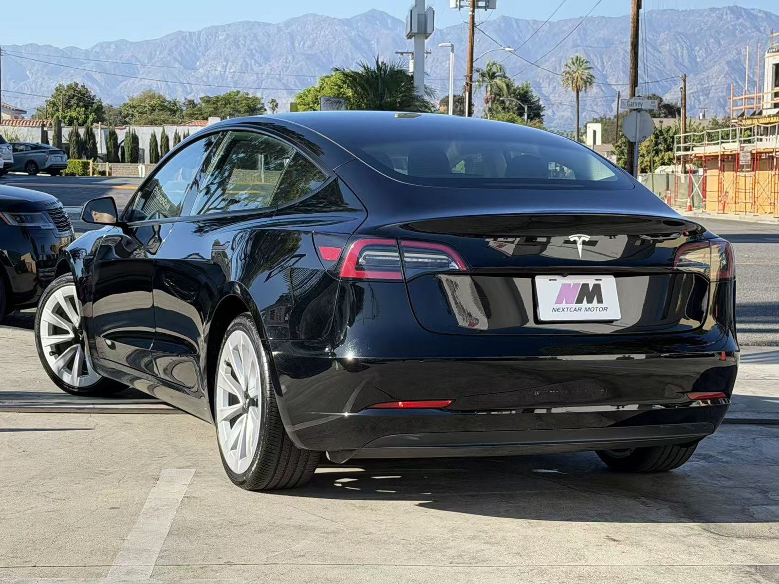 Used 2023 Tesla Model 3 Standard Range RWD image 5