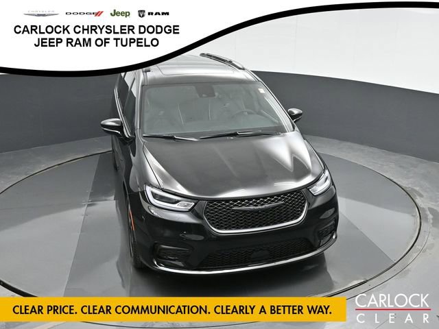 New 2026 Chrysler Pacifica Limited w/ Uconnect Theater Family Group image 41