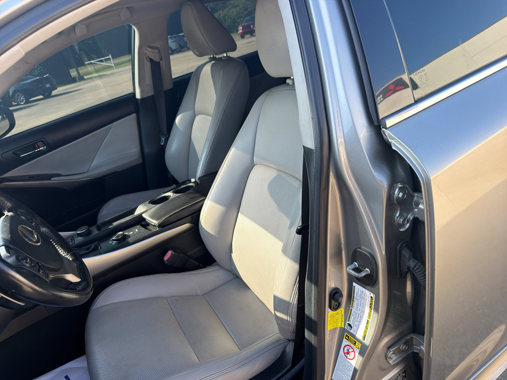 Used 2015 Lexus IS 250 RWD image 10
