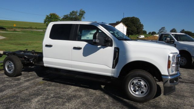 New 2026 Ford F350 XL image 3