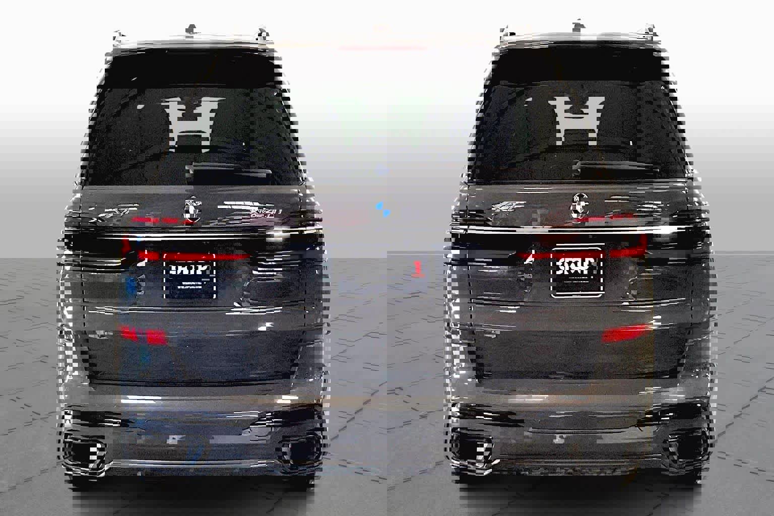 Used 2023 BMW X7 xDrive40i w/ M Sport Package image 5