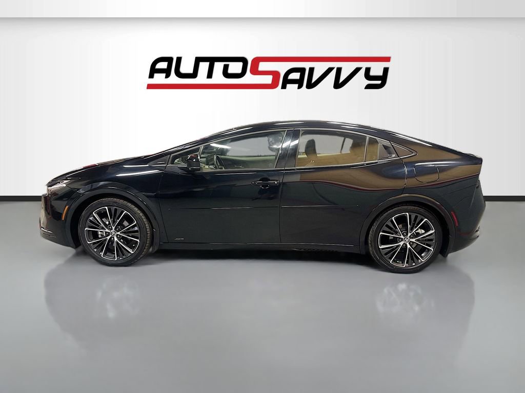 Used 2024 Toyota Prius XLE AWD/4WD image 4