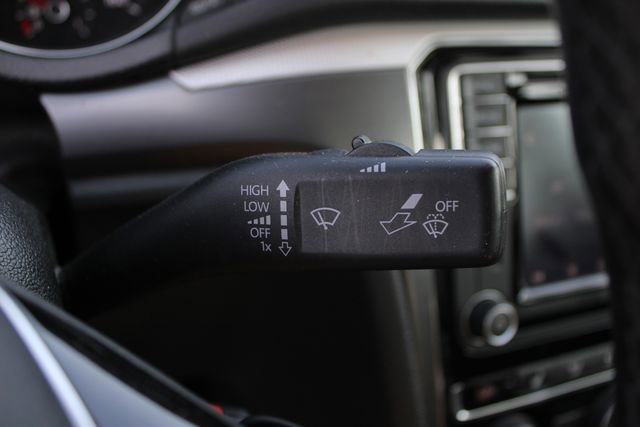 Used 2017 Volkswagen Passat 1.8T R-Line image 9