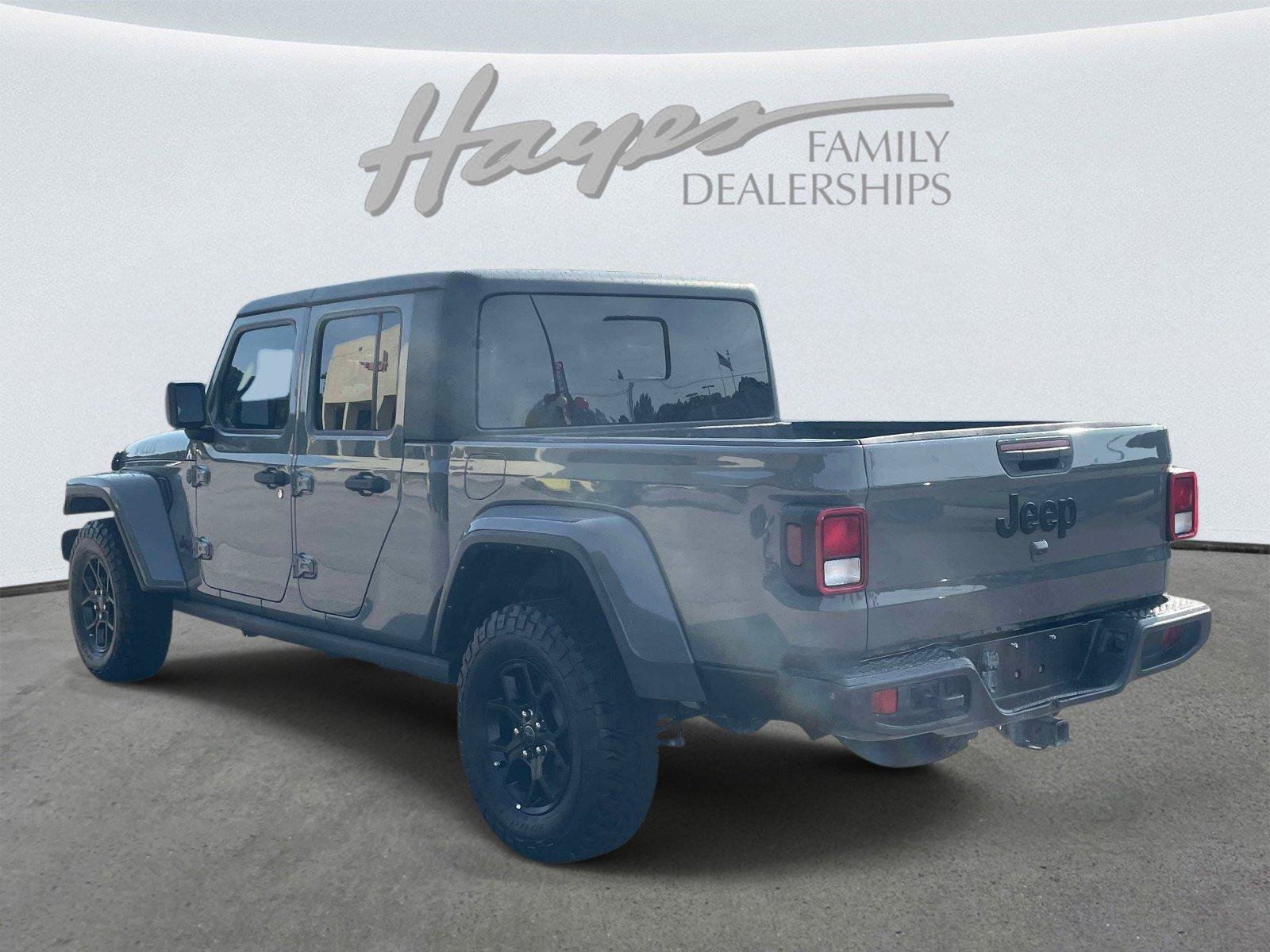 Used 2022 Jeep Gladiator Overland AWD/4WD image 5