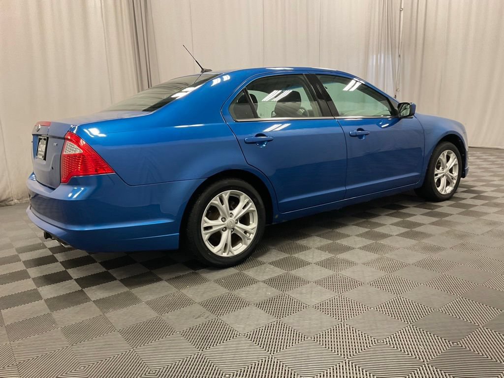 Used 2012 Ford Fusion SE FWD image 2