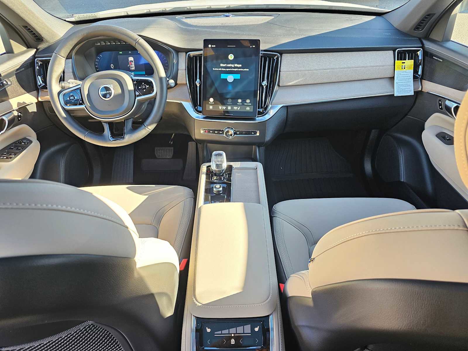 New 2026 Volvo XC90 B6 Plus w/ Protection Package Premier image 16
