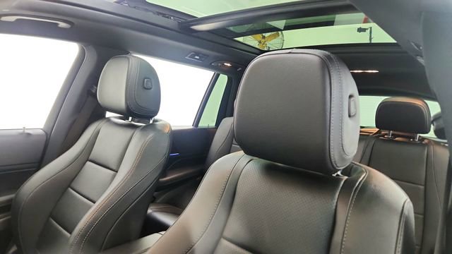 Used 2025 Mercedes-Benz GLS 450 4MATIC image 37