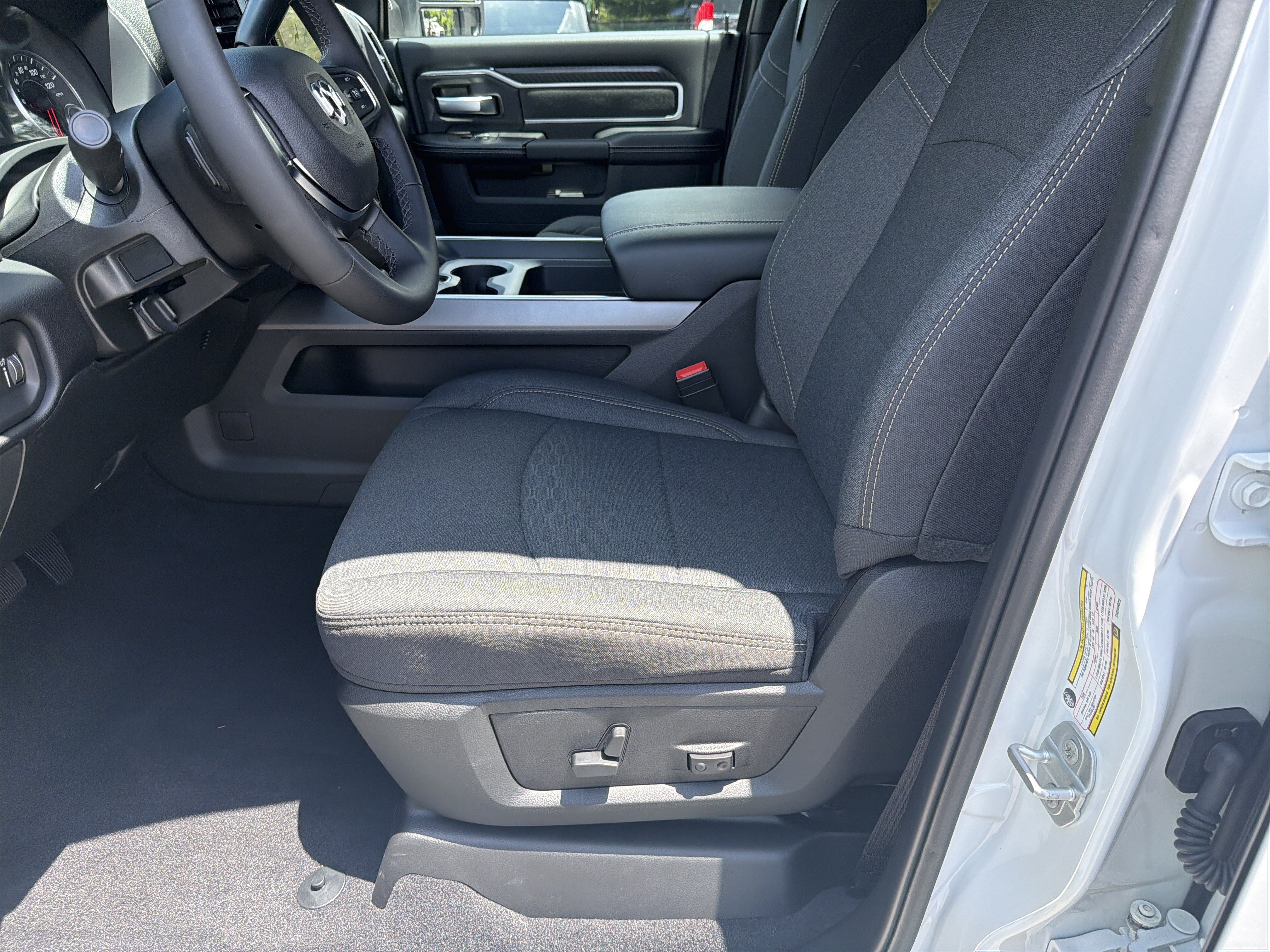 New 2026 RAM 3500 Big Horn AWD/4WD image 11