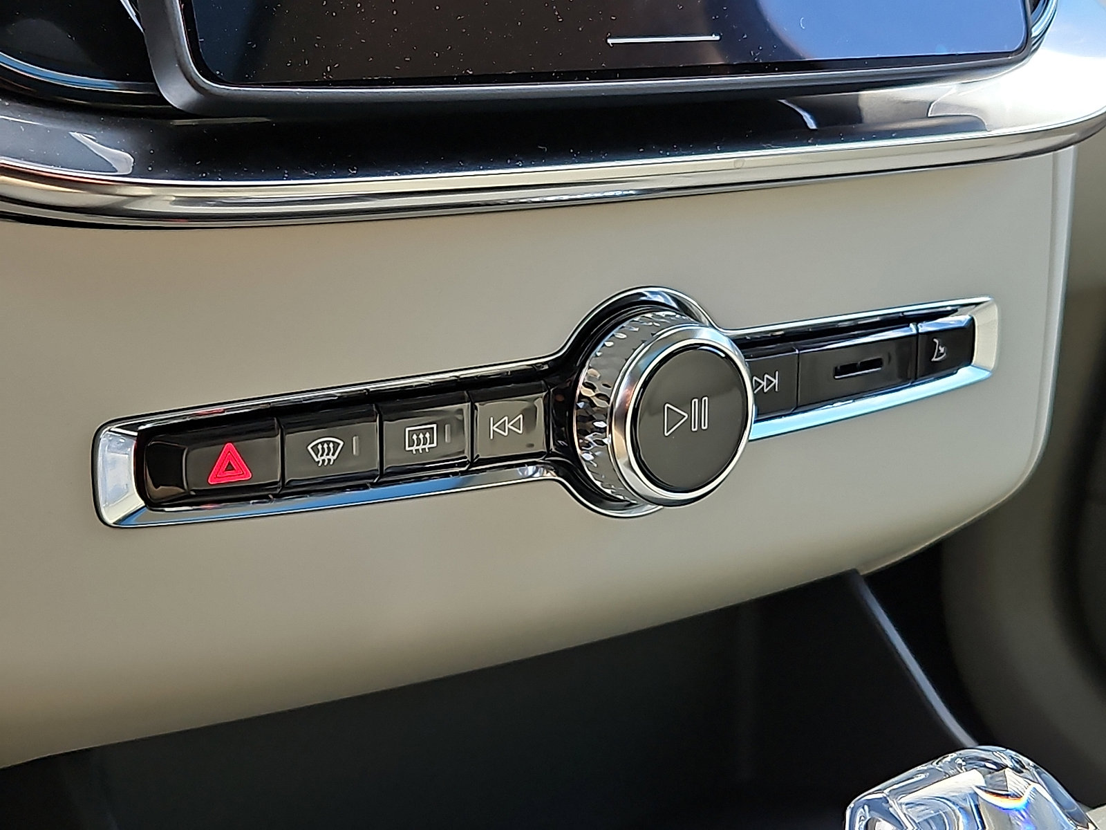 New 2026 Volvo XC90 B6 Ultra image 14