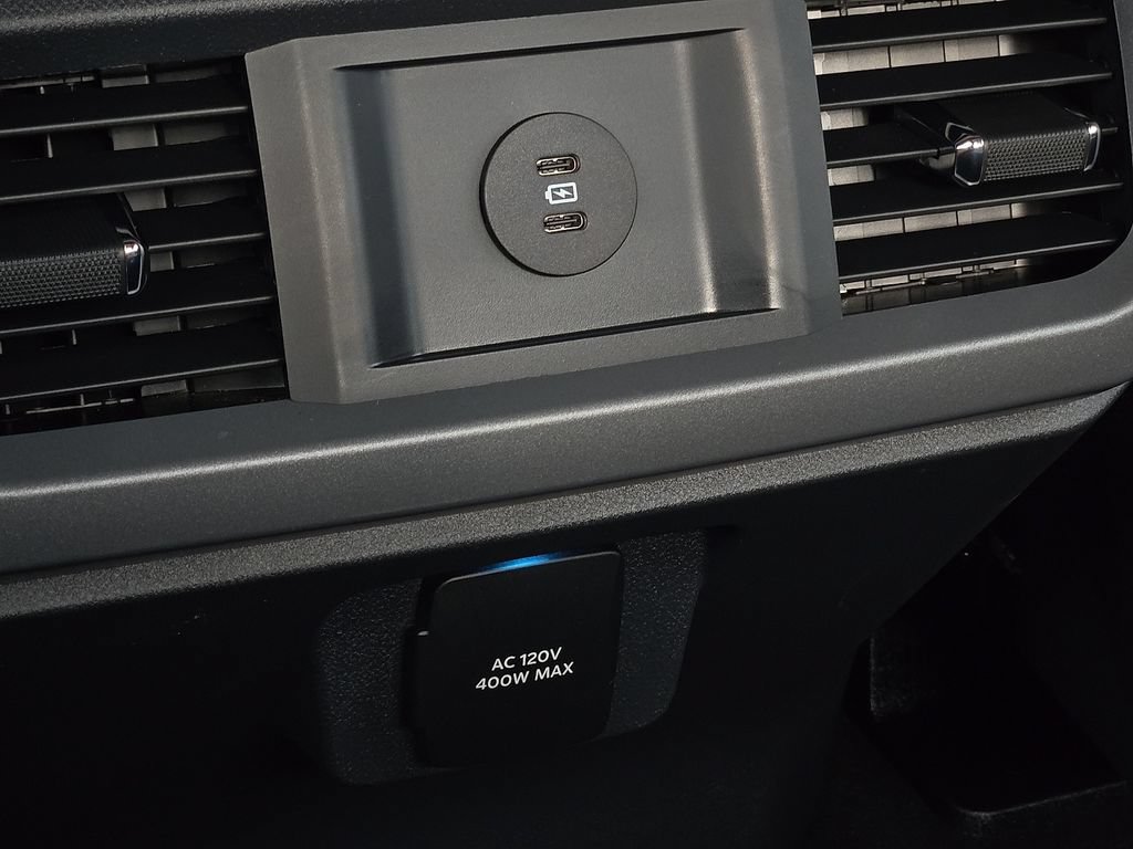 Used 2025 Ford F150 Lariat w/ Equipment Group 501A Mid AWD/4WD image 9
