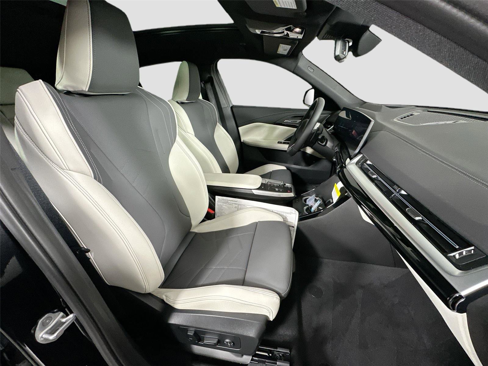 New 2026 BMW X2 xDrive28i AWD/4WD image 30