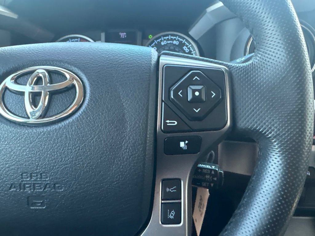 Used 2018 Toyota Tacoma SR5 AWD/4WD image 15