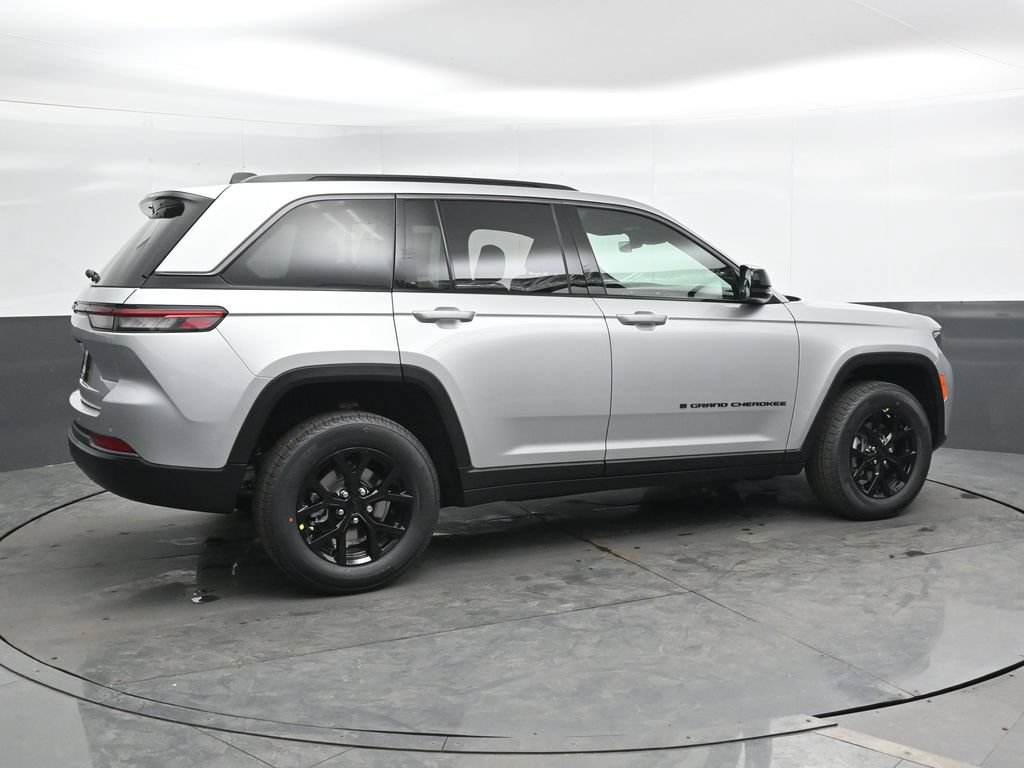 New 2026 Jeep Grand Cherokee Altitude AWD/4WD image 4