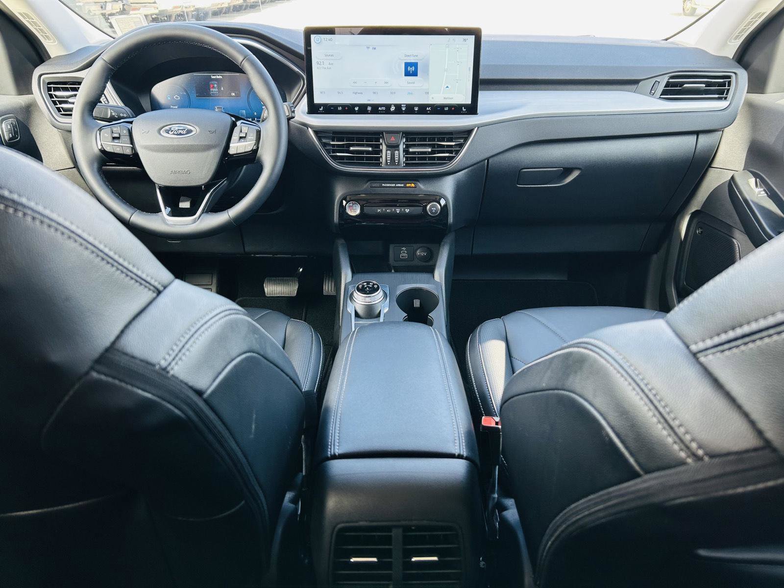 Used 2025 Ford Escape SE w/ PHEV Premium Package image 29