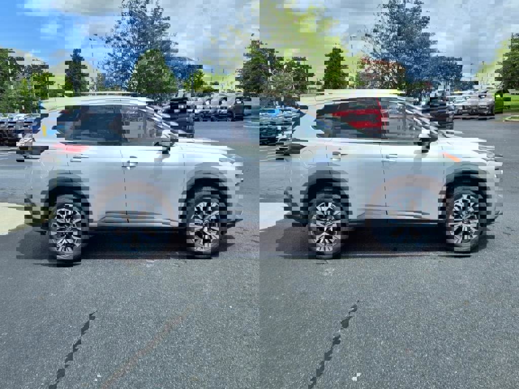 Used 2021 Nissan Rogue SV image 8