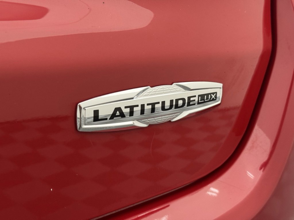 Used 2023 Jeep Compass Latitude image 11