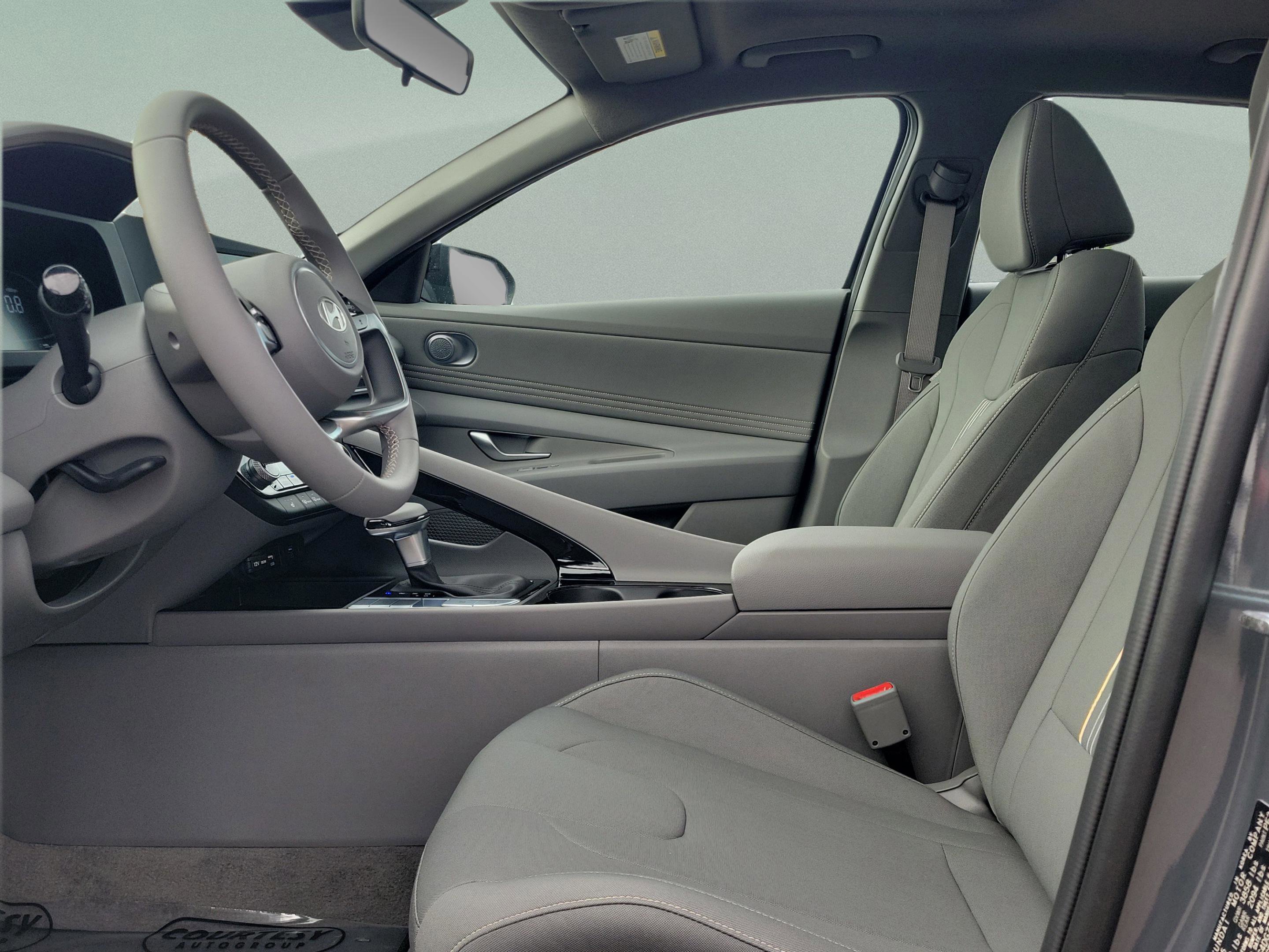 New 2026 Hyundai Elantra SEL Sport image 14