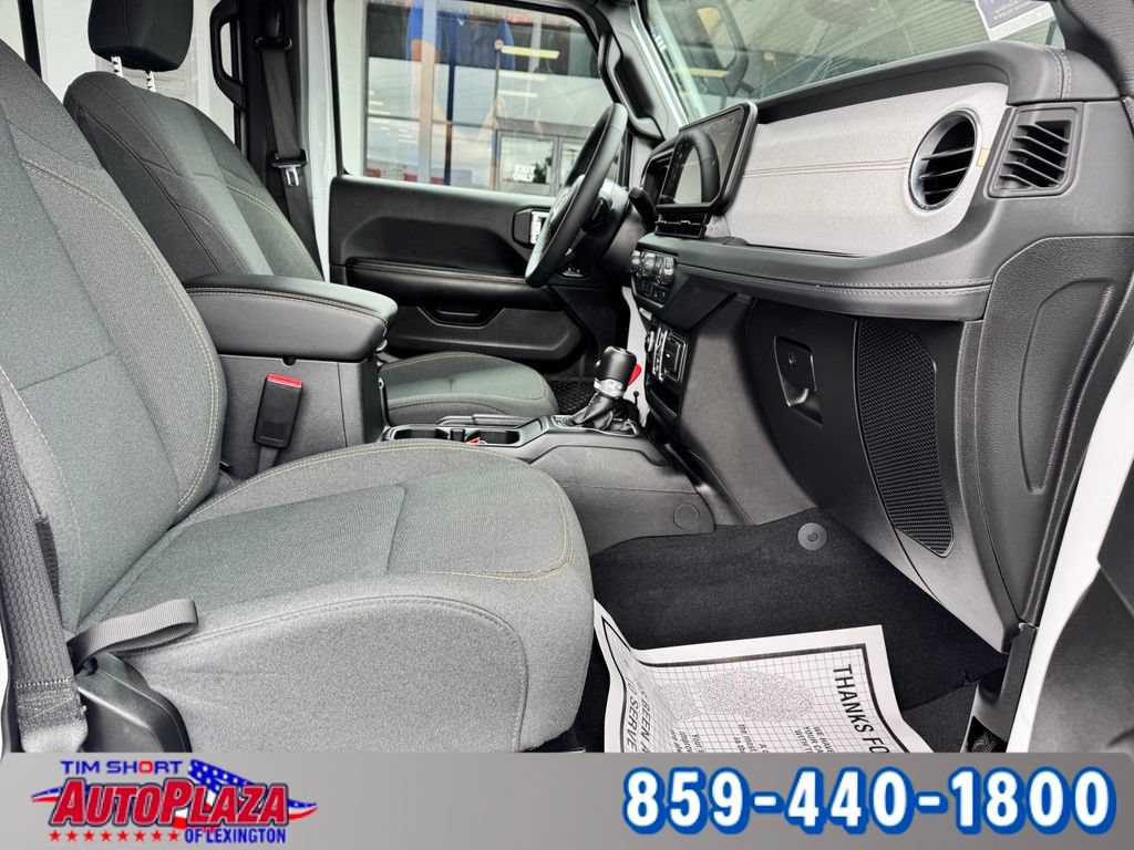 Used 2026 Jeep Wrangler Unlimited Sahara AWD/4WD image 43