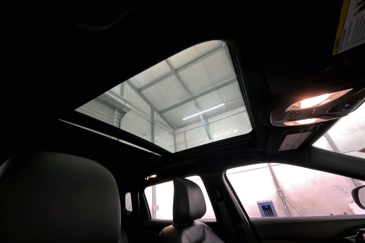 Used 2024 Jeep Compass Limited w/ High Altitude Package image 21