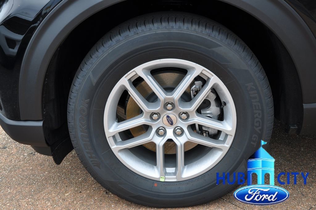 New 2026 Ford Explorer Active RWD image 9