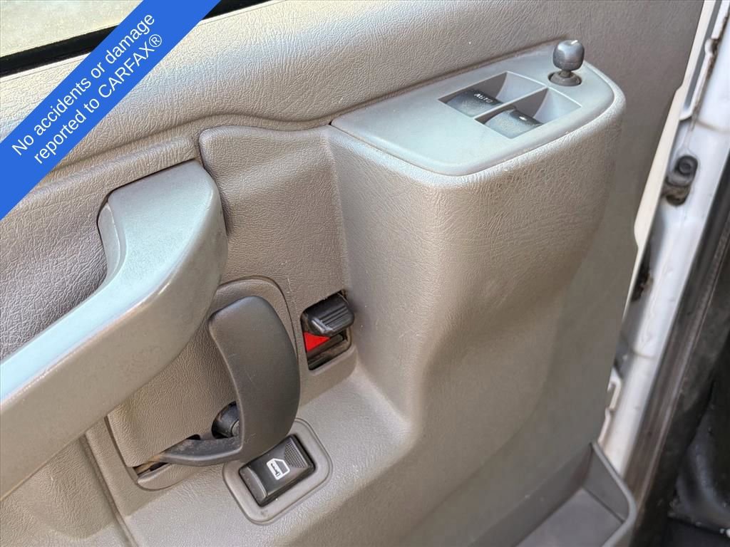 Used 2016 Chevrolet Express 2500 Extended image 43