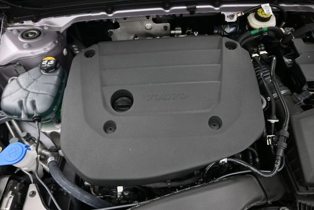 New 2026 Volvo XC40 B4 Core w/ Climate Package FWD image 34