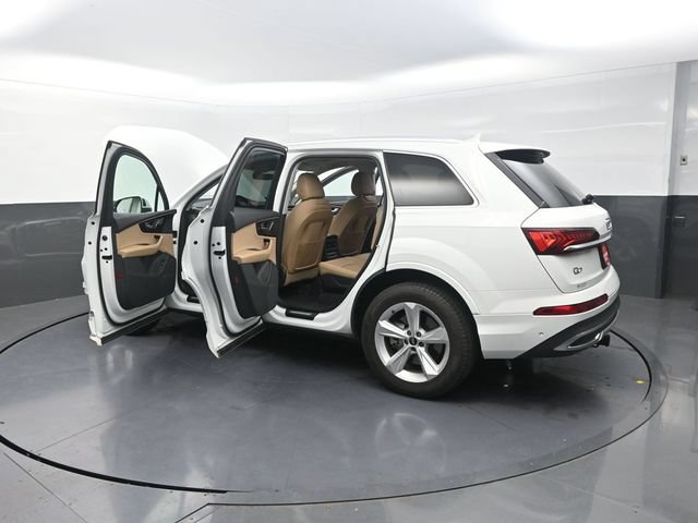 Used 2021 Audi Q7 3.0T Premium w/ Convenience Package AWD/4WD image 43