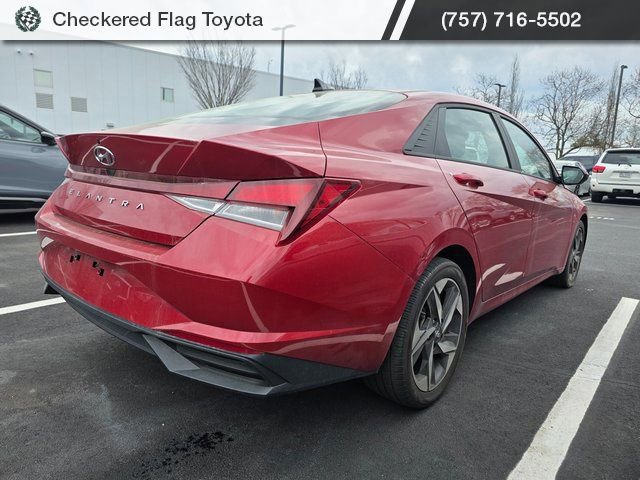 Used 2023 Hyundai Elantra SEL w/ Convenience Package image 6