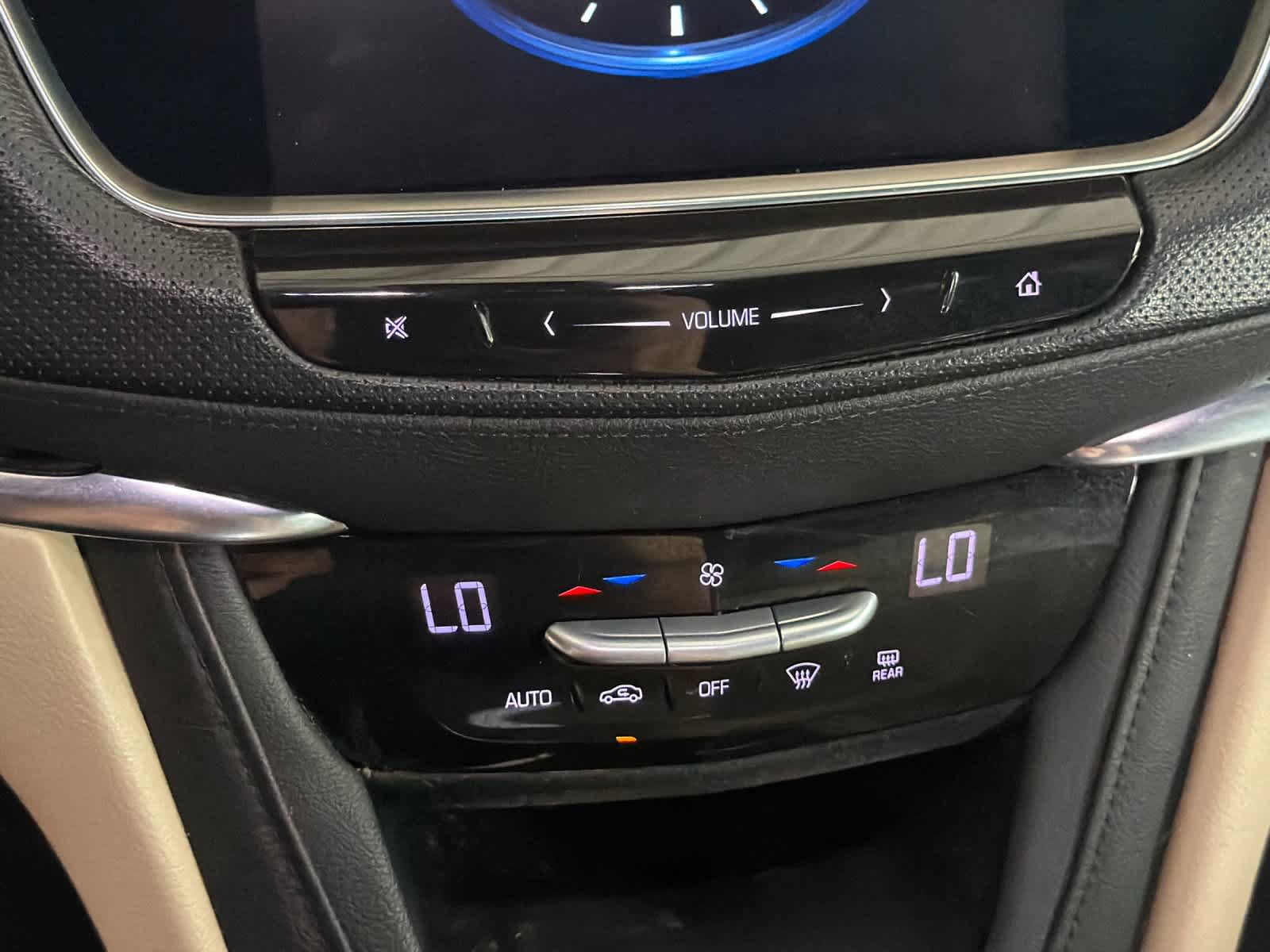 Used 2017 Cadillac XT5 FWD image 23