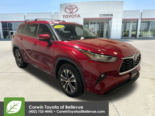 Used 2020 Toyota Highlander XLE image 2