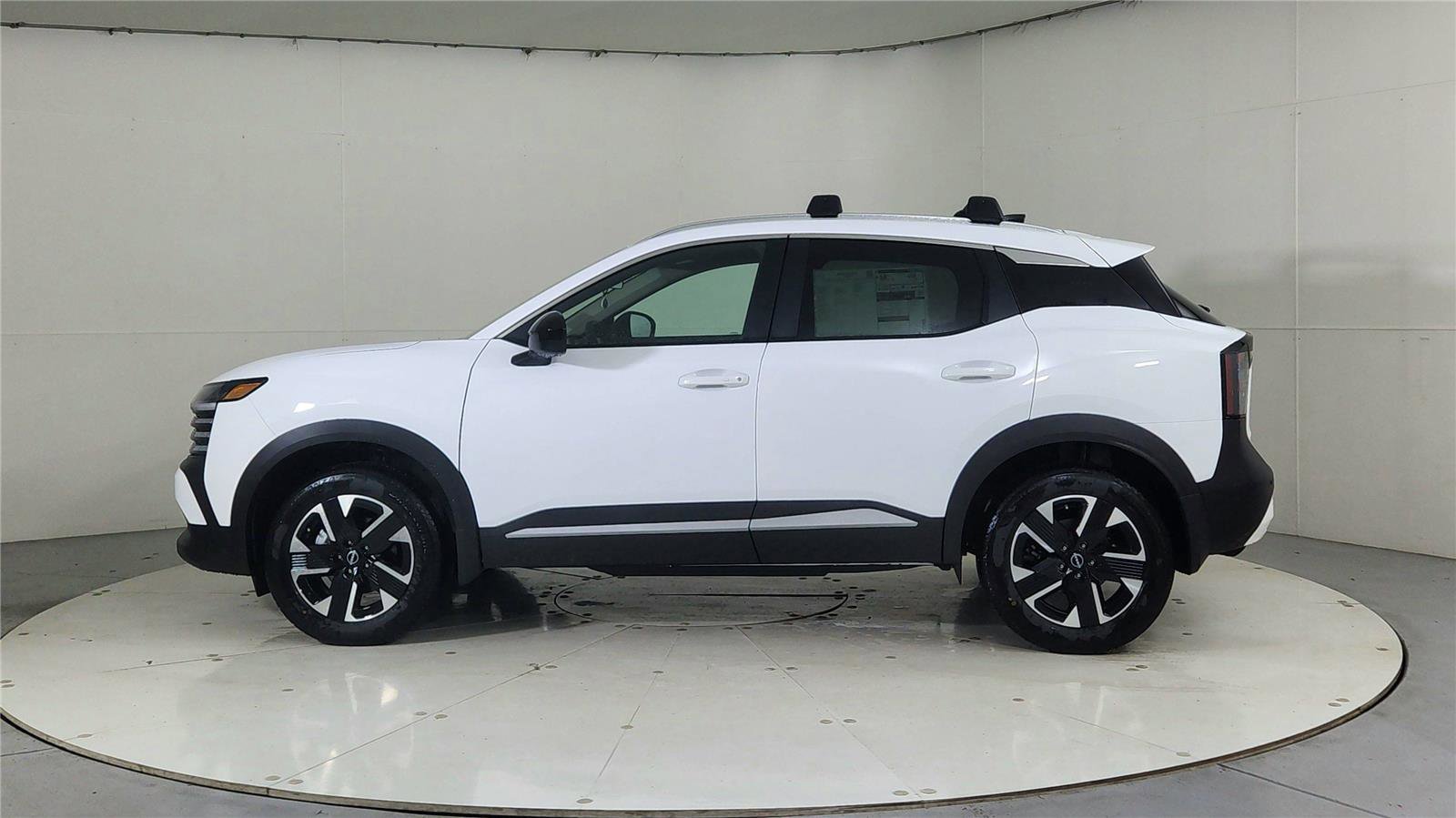 New 2026 Nissan Kicks SV w/ Charging Package image 4