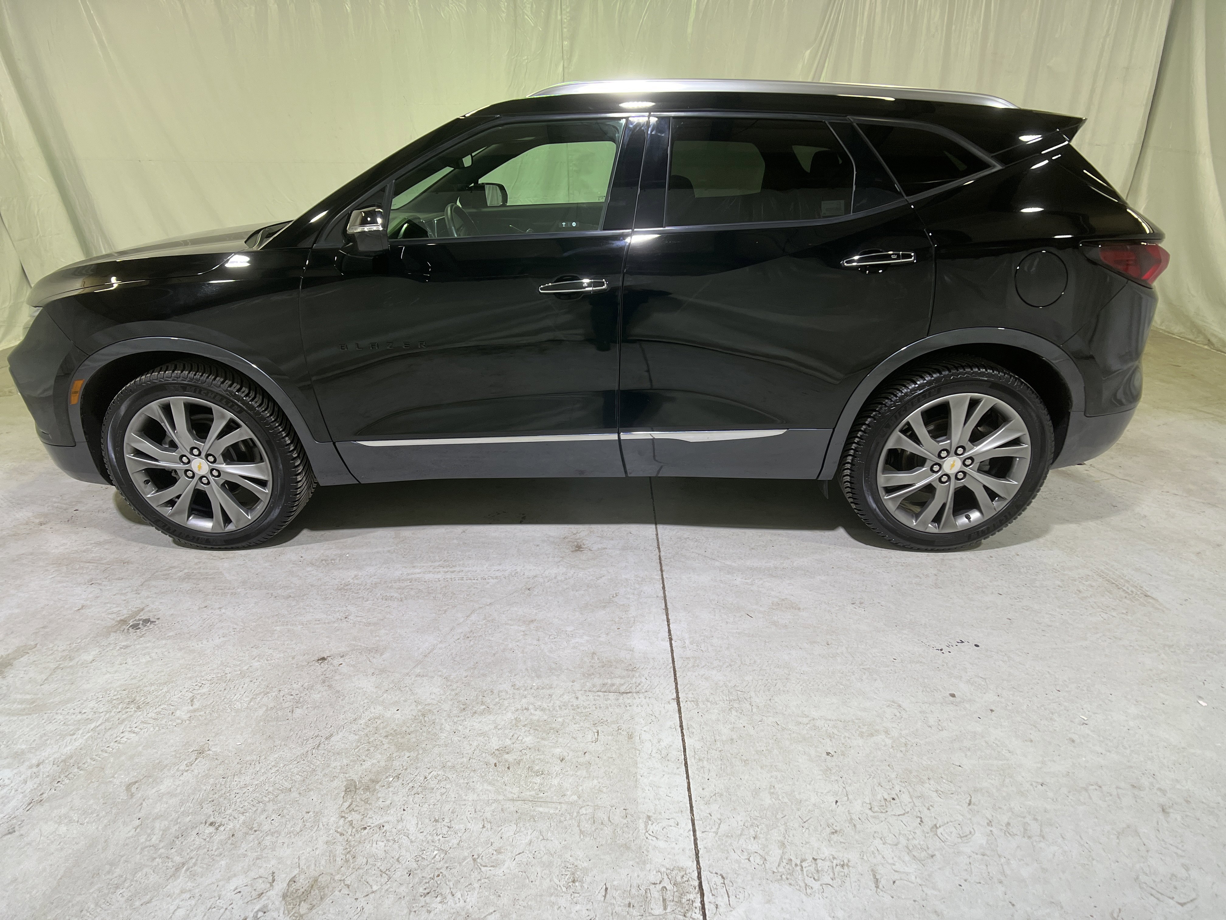 Certified 2022 Chevrolet Blazer Premier w/ LPO, Black Accent Package image 7