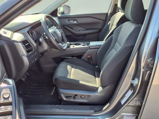 Used 2025 Nissan Rogue SV image 22