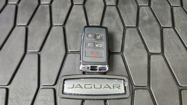 Used 2025 Jaguar F-PACE R-Dynamic S image 59
