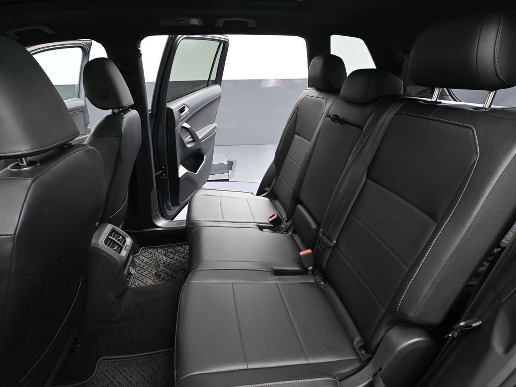 Used 2019 Volkswagen Tiguan SEL Premium R-Line image 39