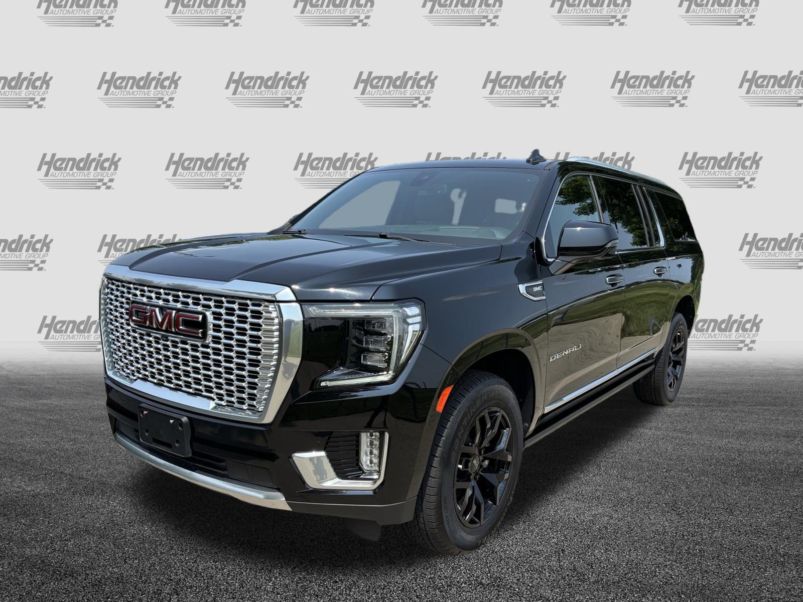 Used 2022 GMC Yukon XL Denali AWD/4WD image 5