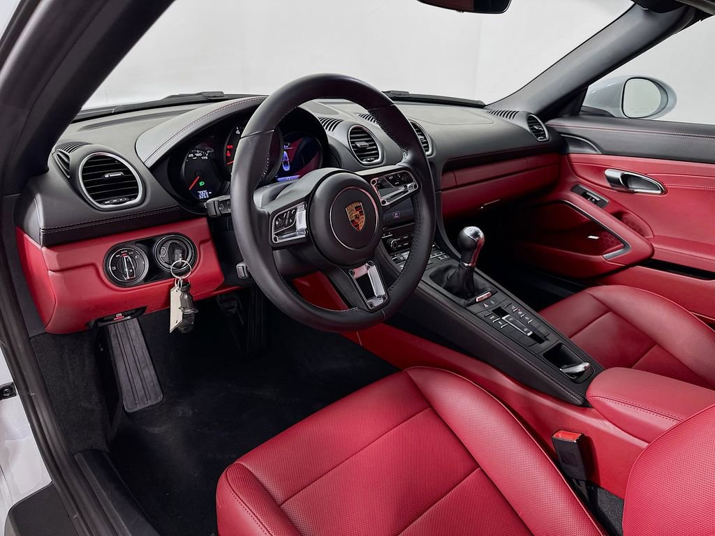 Used 2022 Porsche 718 Boxster image 9